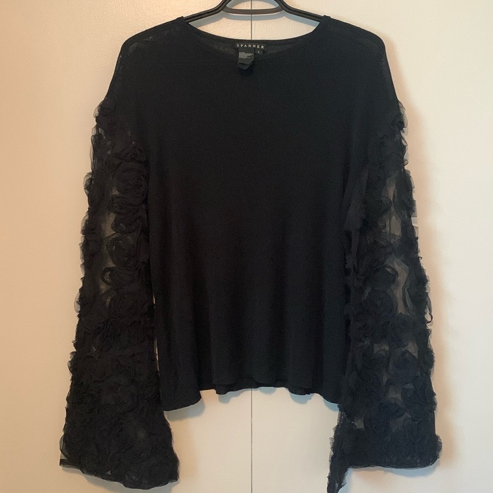 SPANNER Black Floral Tulle Lace Long Bell Sleeve Blouse Size Large